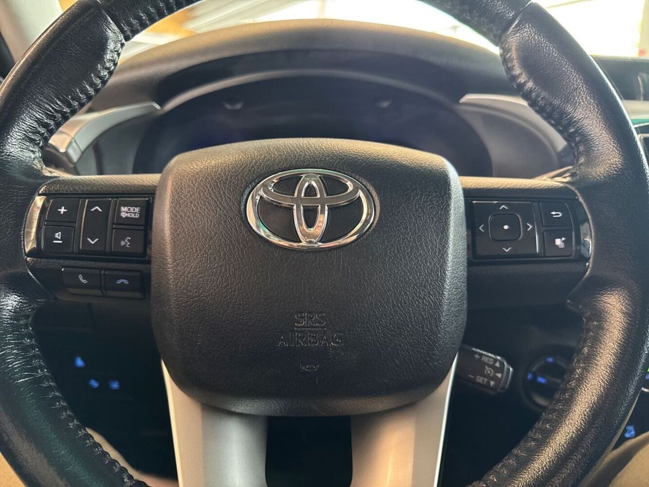 Toyota Hilux vaihtoauto