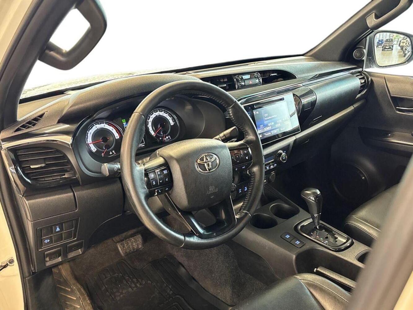 Toyota Hilux vaihtoauto