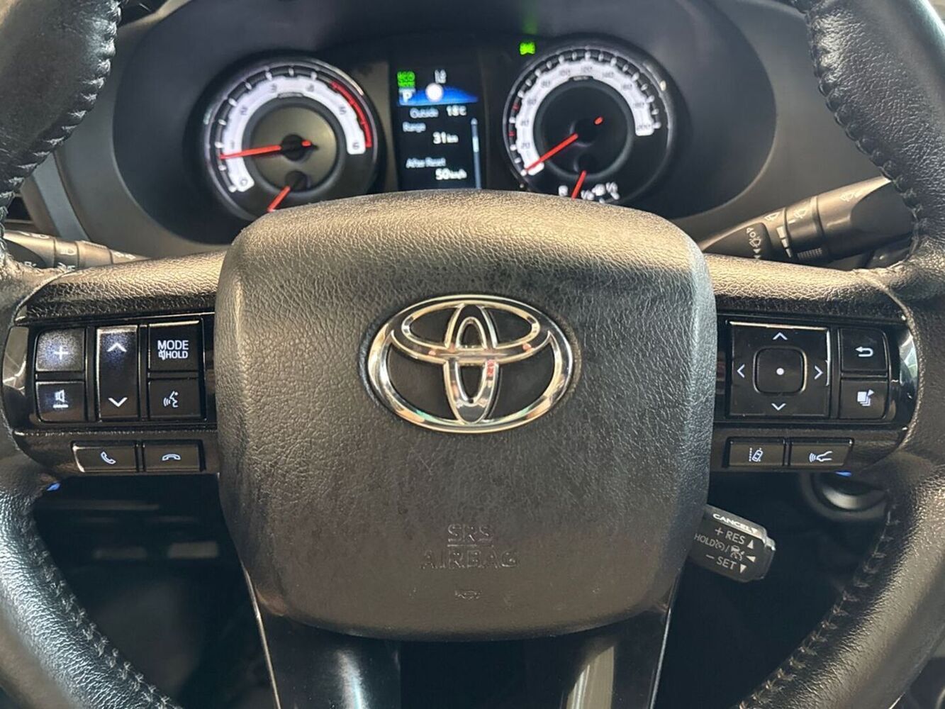 Toyota Hilux vaihtoauto