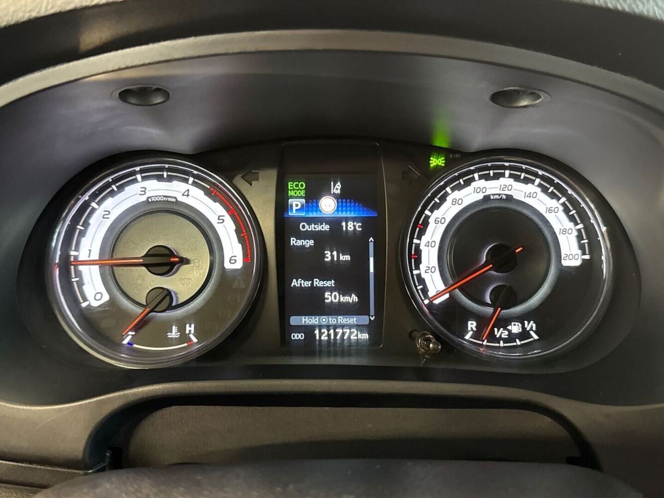 Toyota Hilux vaihtoauto