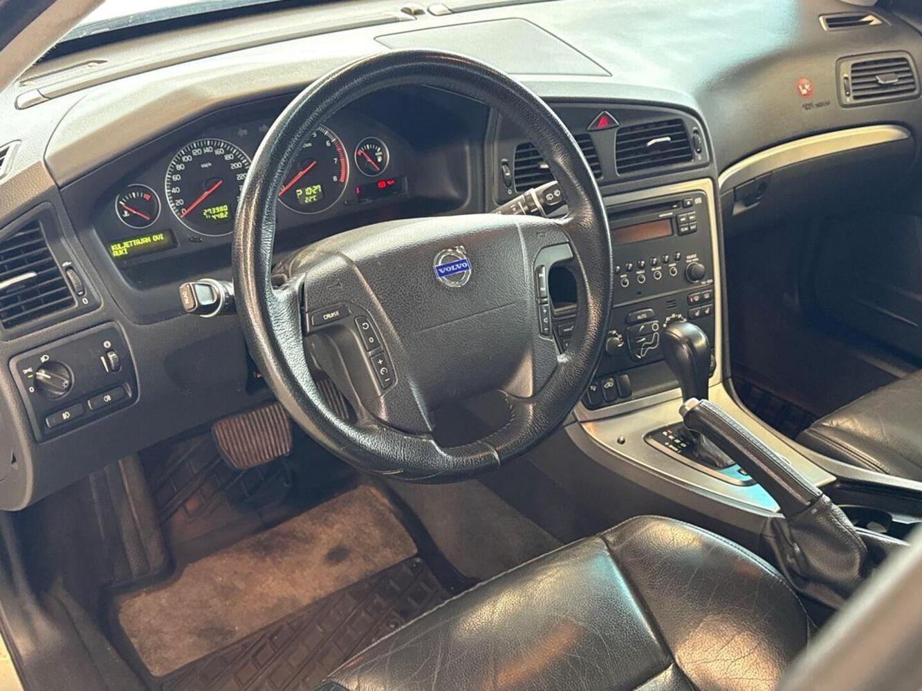 Volvo V70 vaihtoauto