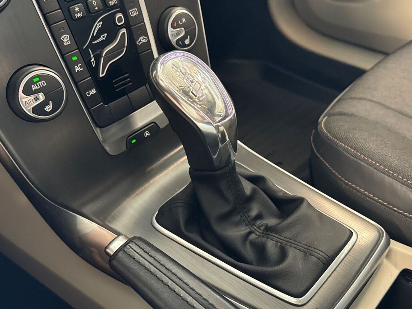 Volvo V40 Cross Country vaihtoauto