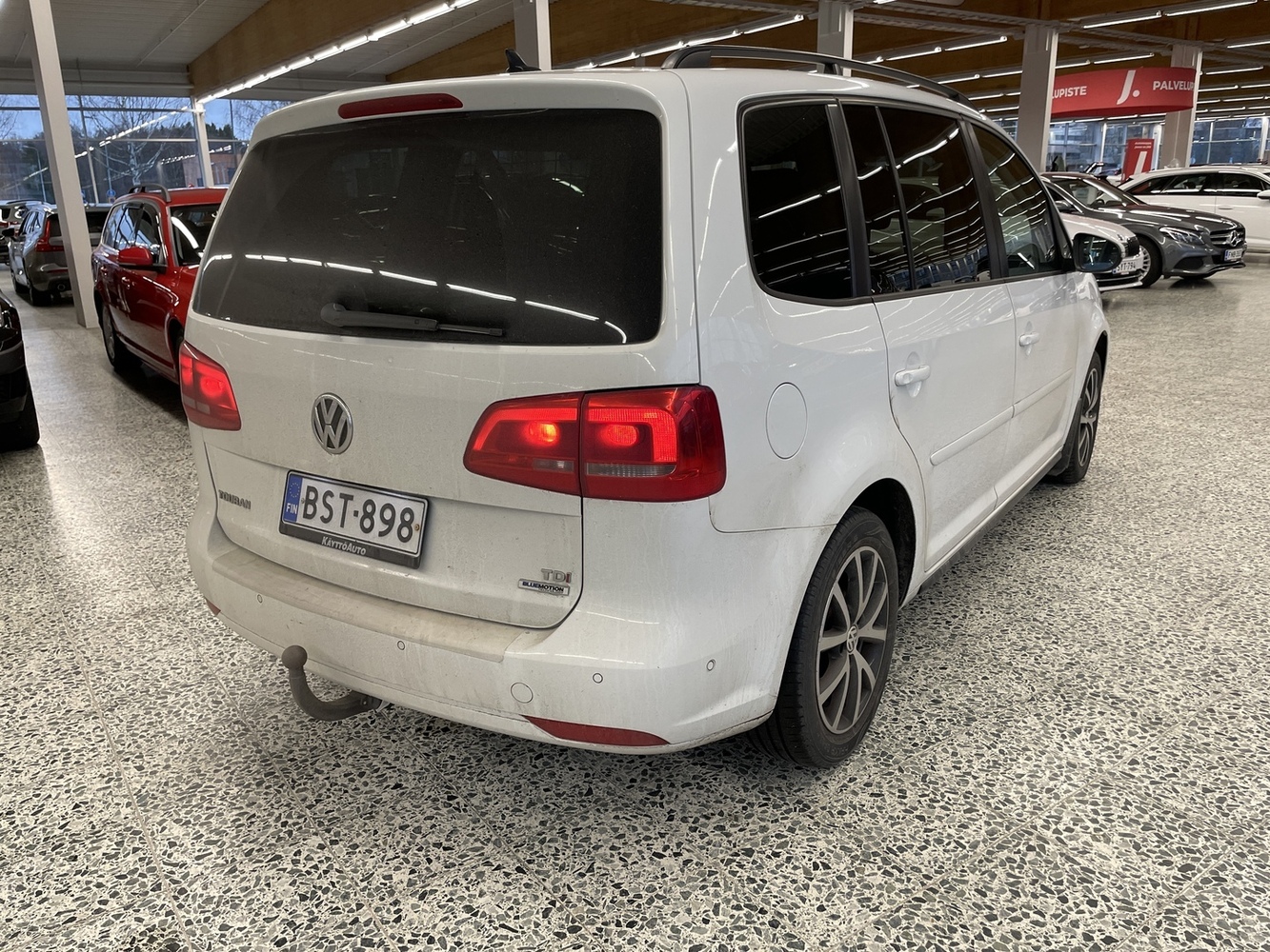 Volkswagen Touran vaihtoauto