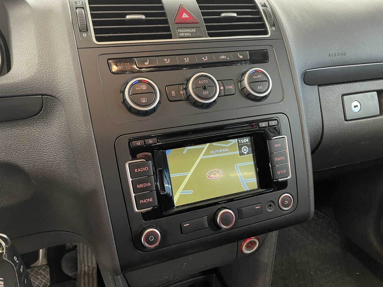 Volkswagen Touran vaihtoauto