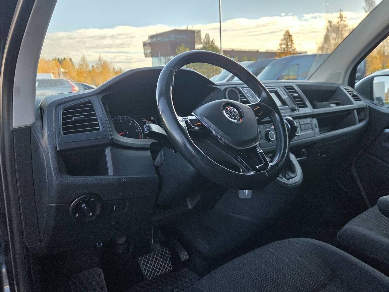 Volkswagen Caravelle vaihtoauto