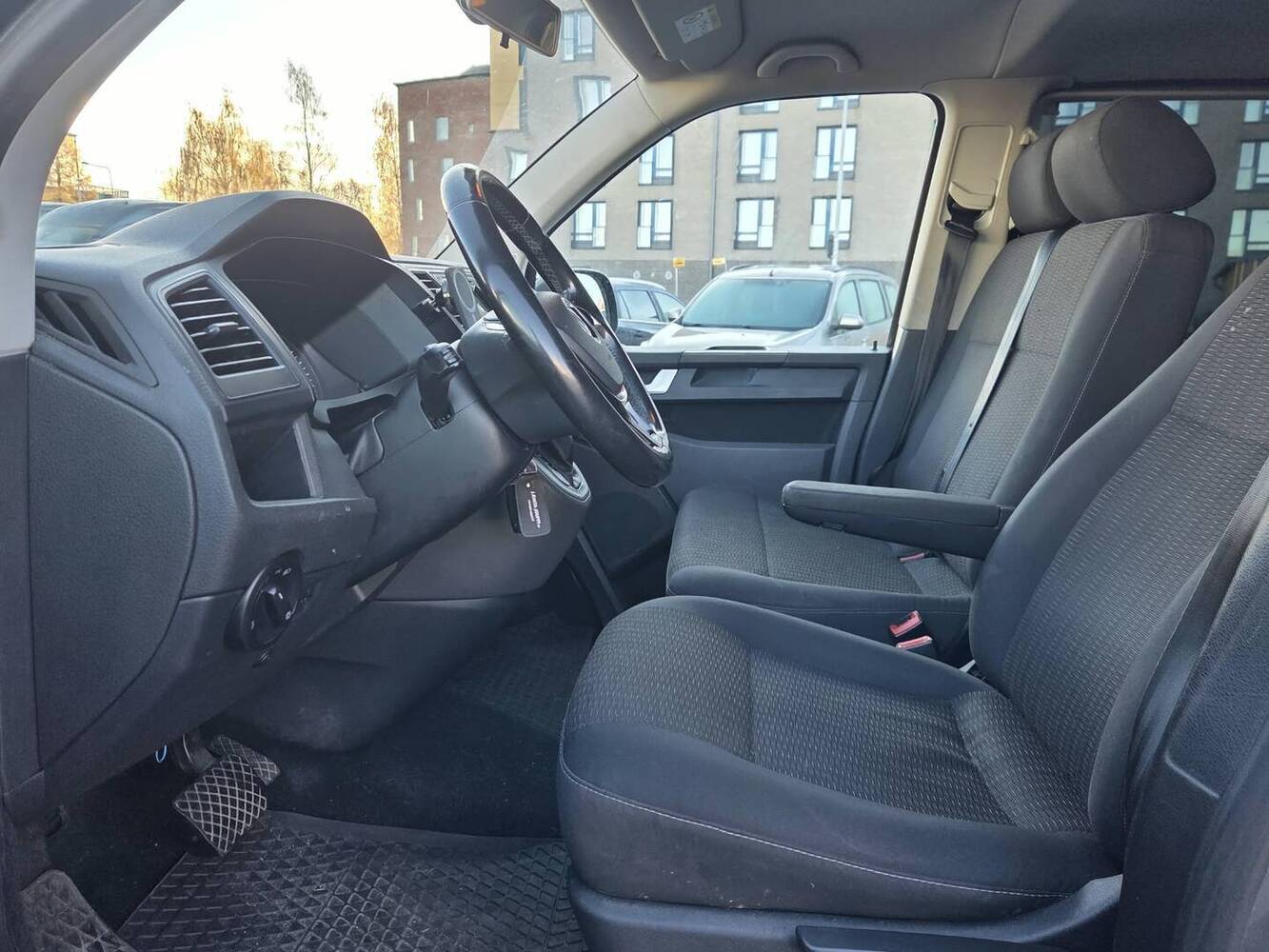 Volkswagen Caravelle vaihtoauto