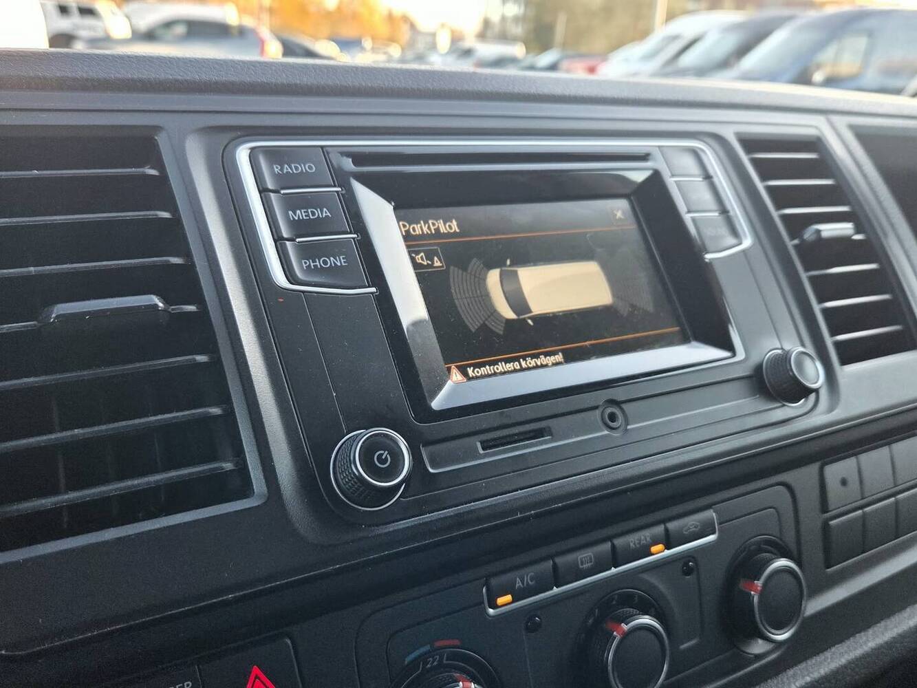 Volkswagen Caravelle vaihtoauto