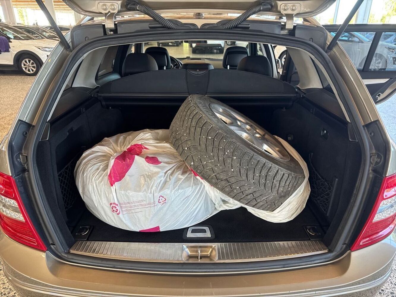 Mercedes-Benz C vaihtoauto