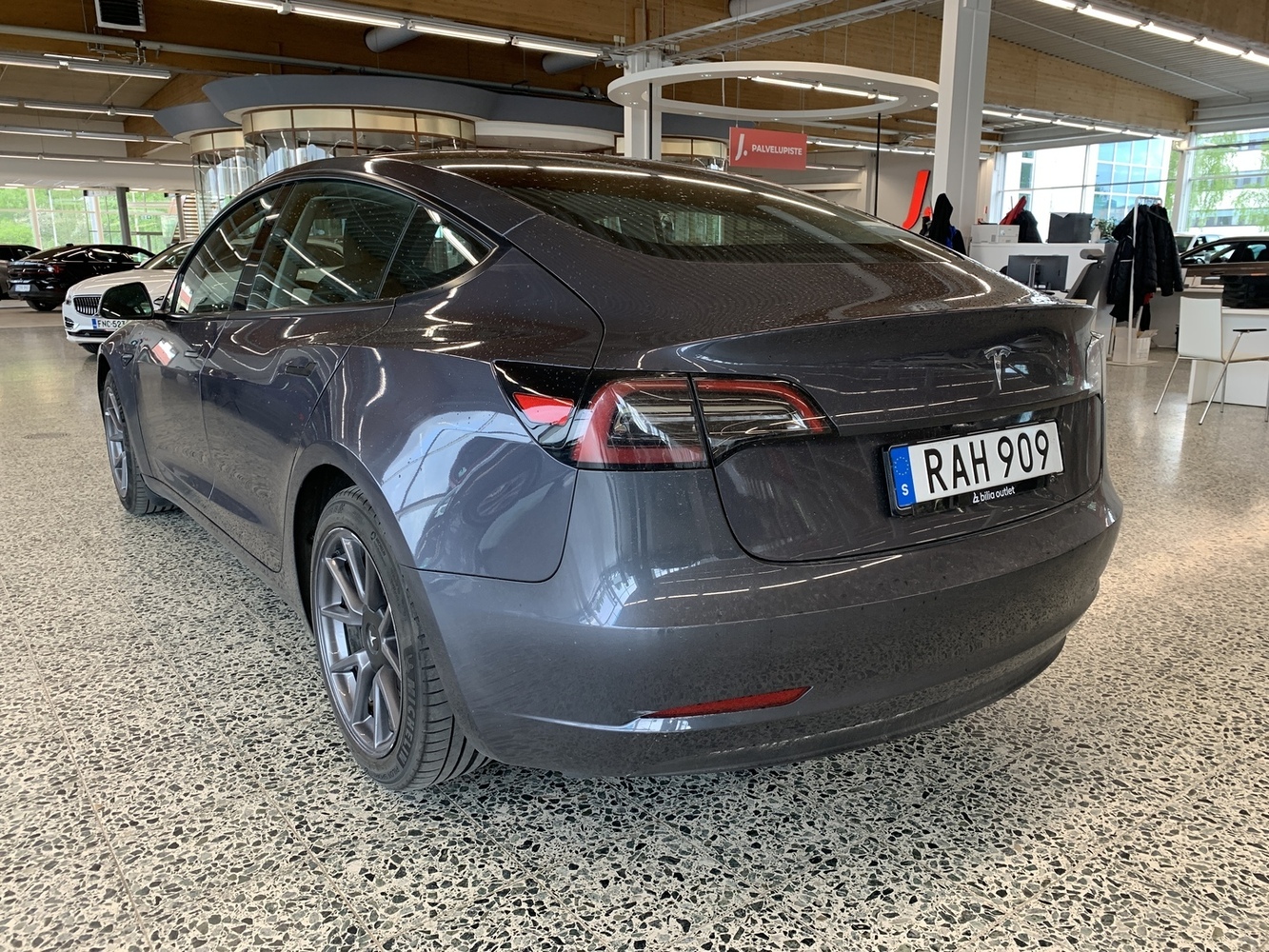 Tesla Model 3 vaihtoauto