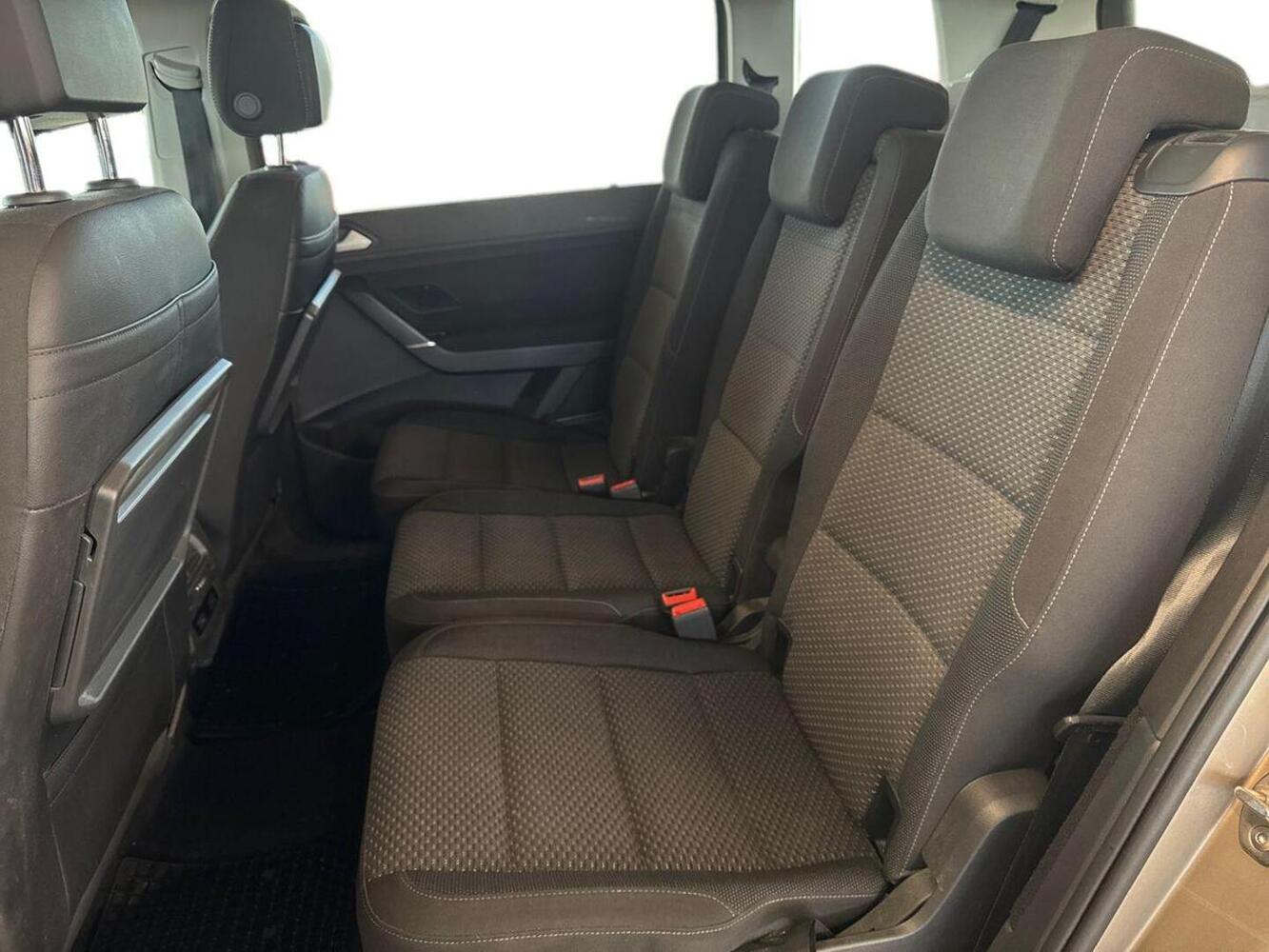 Volkswagen Touran vaihtoauto