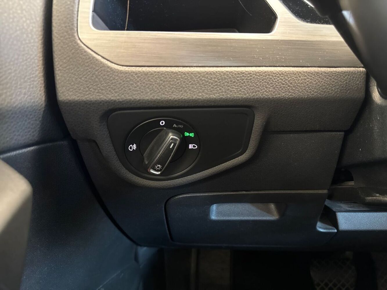 Volkswagen Touran vaihtoauto