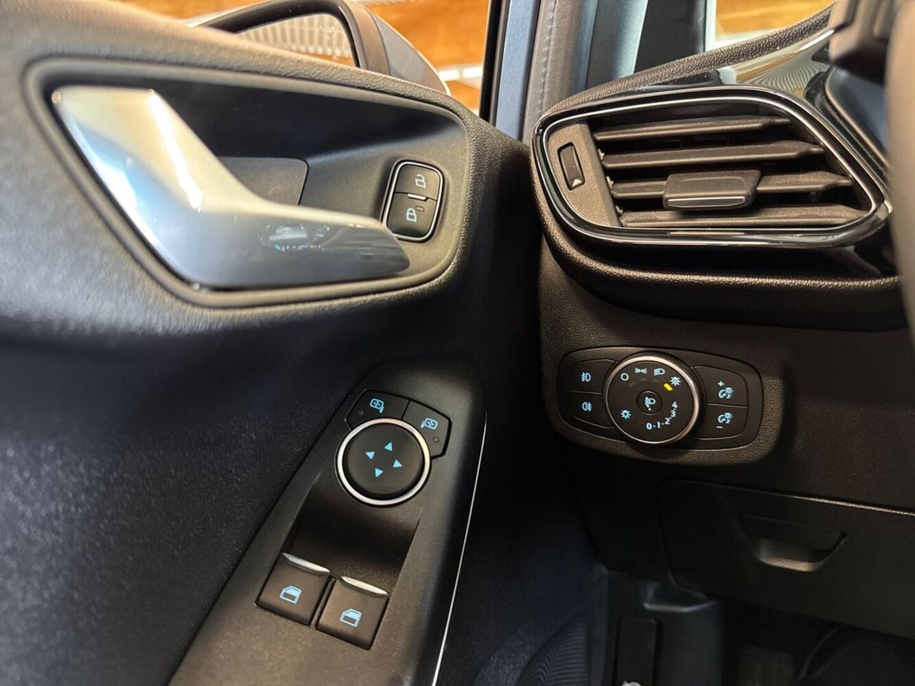 Ford Fiesta vaihtoauto