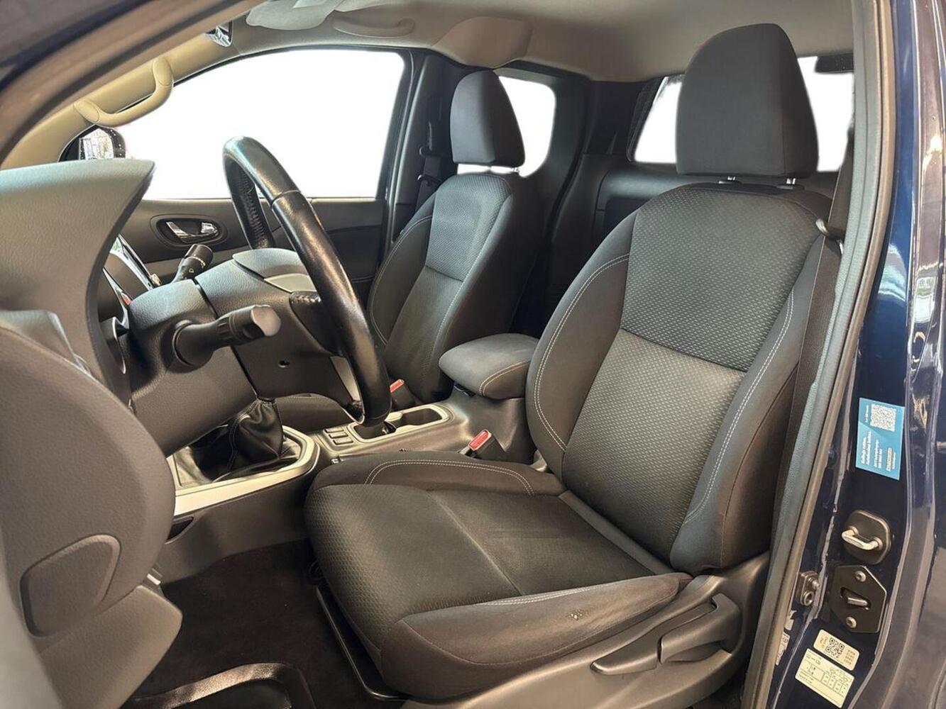 Nissan Navara vaihtoauto