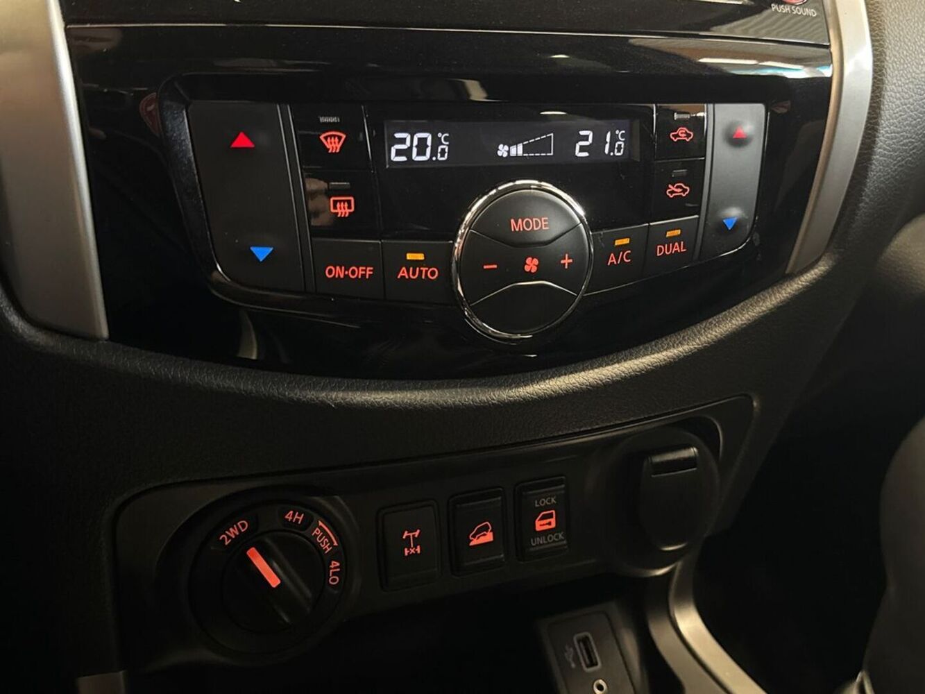 Nissan Navara vaihtoauto