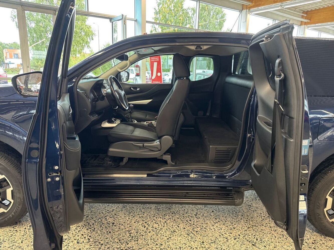 Nissan Navara vaihtoauto