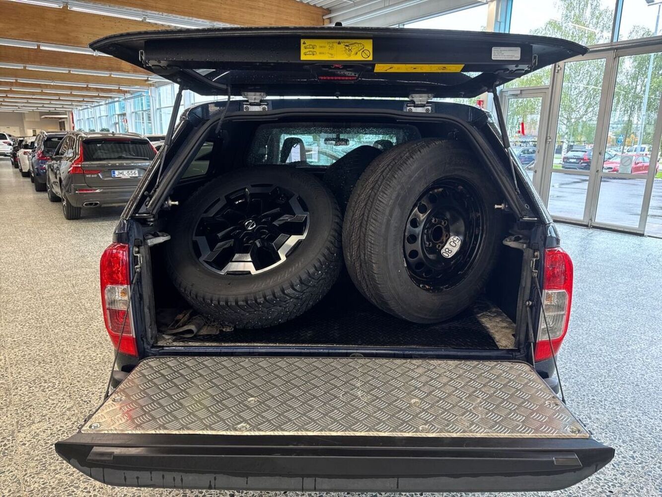 Nissan Navara vaihtoauto