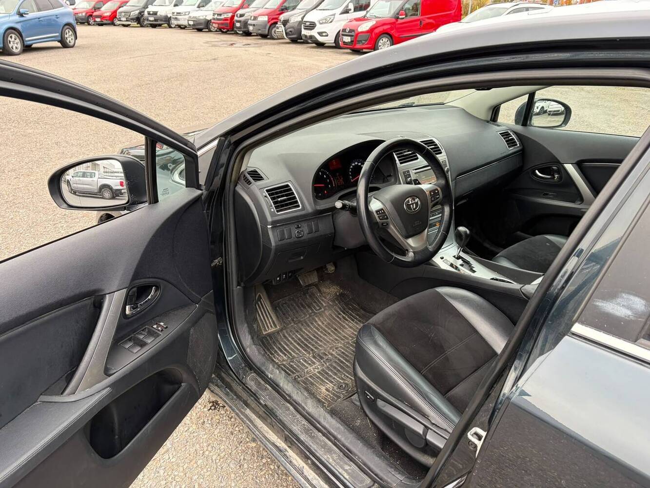 Toyota Avensis vaihtoauto