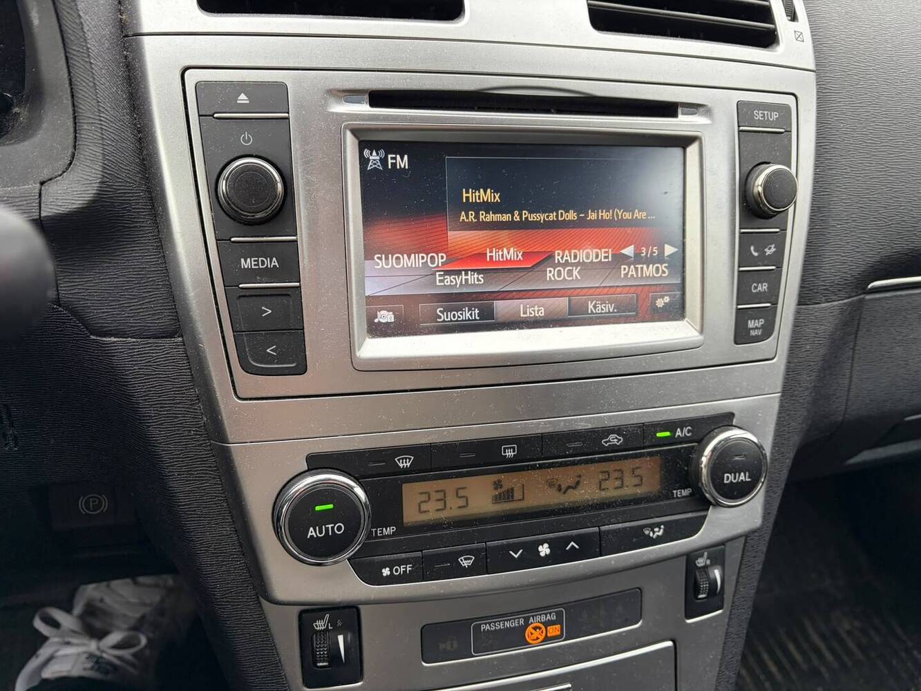 Toyota Avensis vaihtoauto