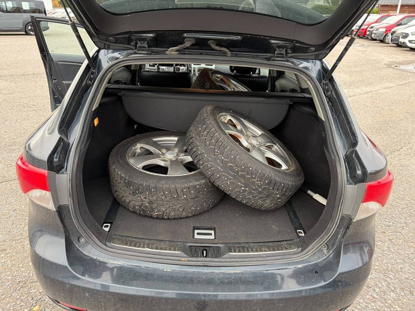 Toyota Avensis vaihtoauto
