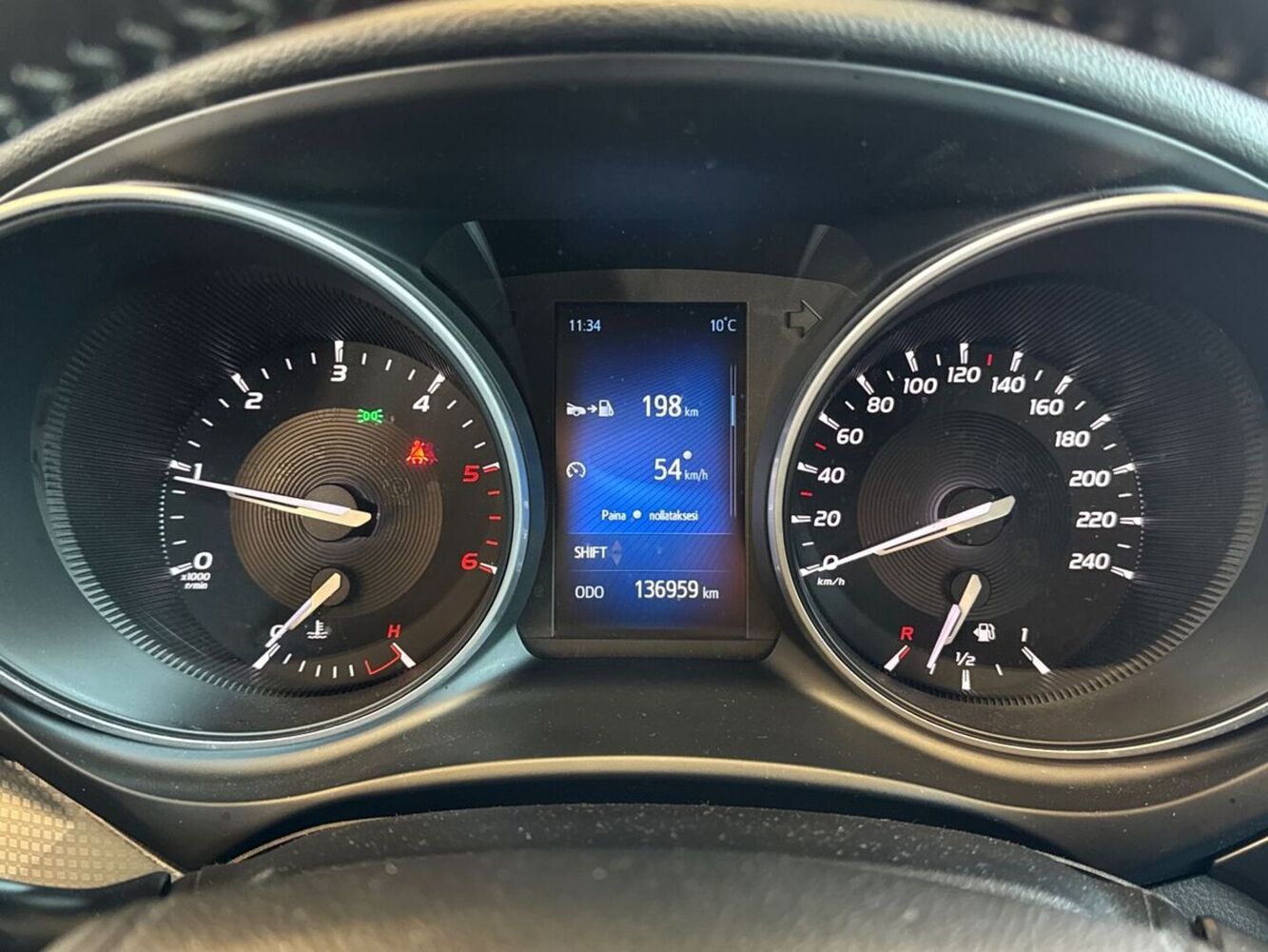 Toyota Avensis vaihtoauto