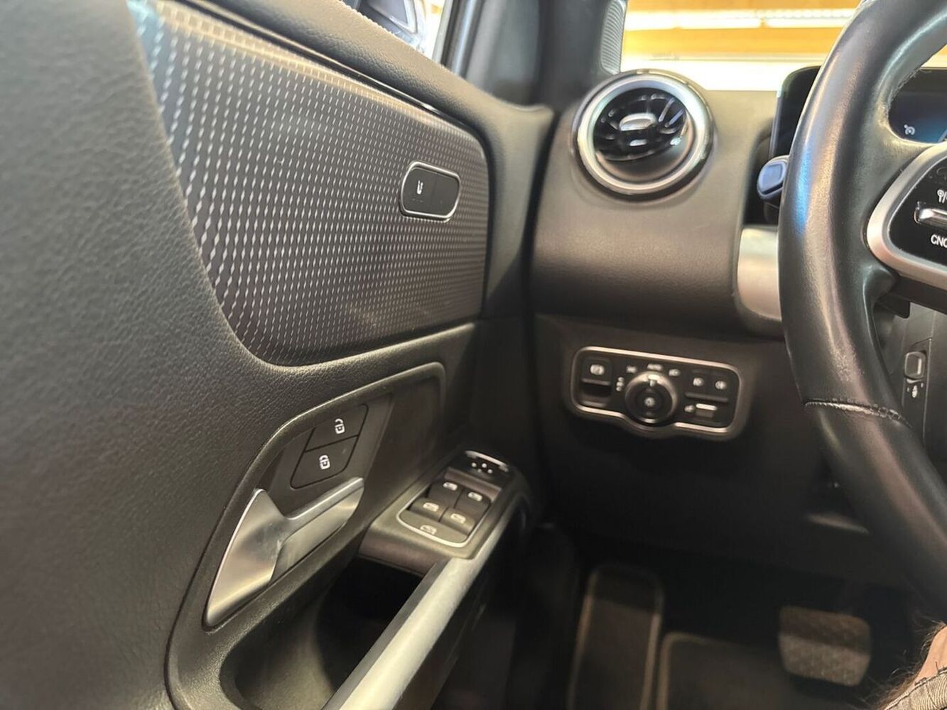 Mercedes-Benz GLB vaihtoauto