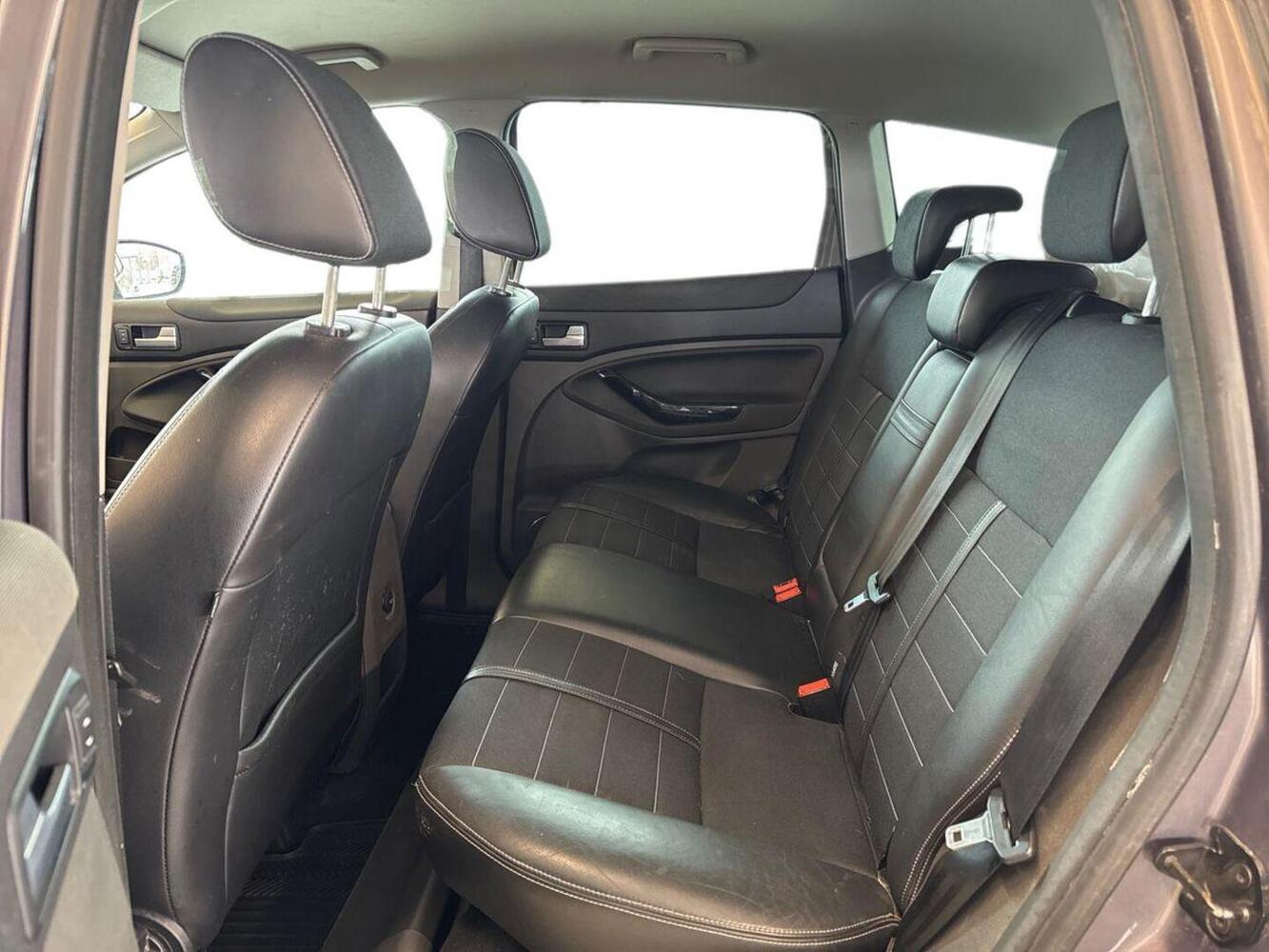 Ford Kuga vaihtoauto