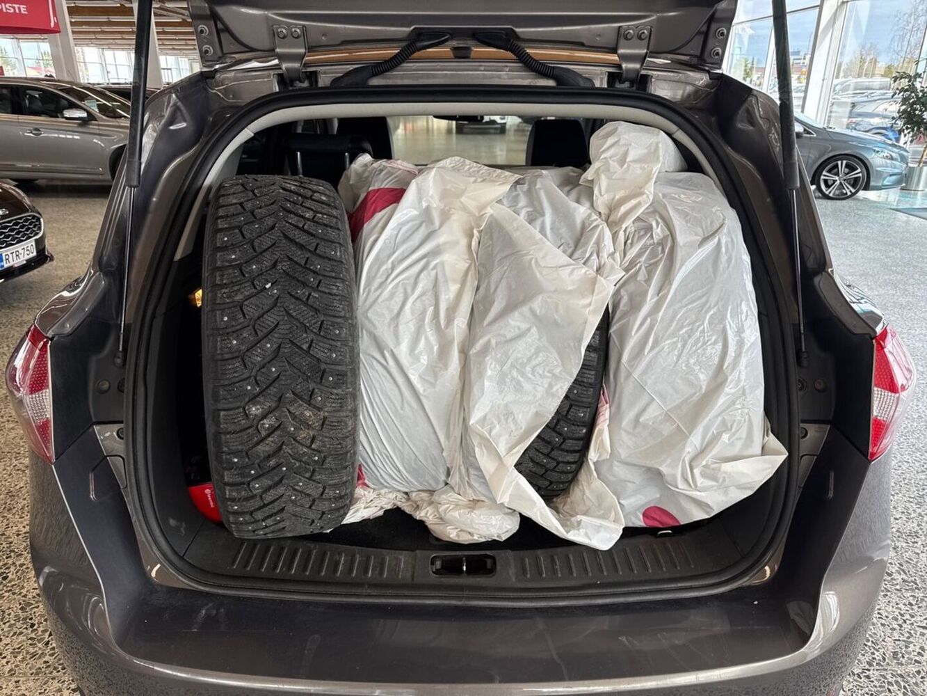 Ford Kuga vaihtoauto
