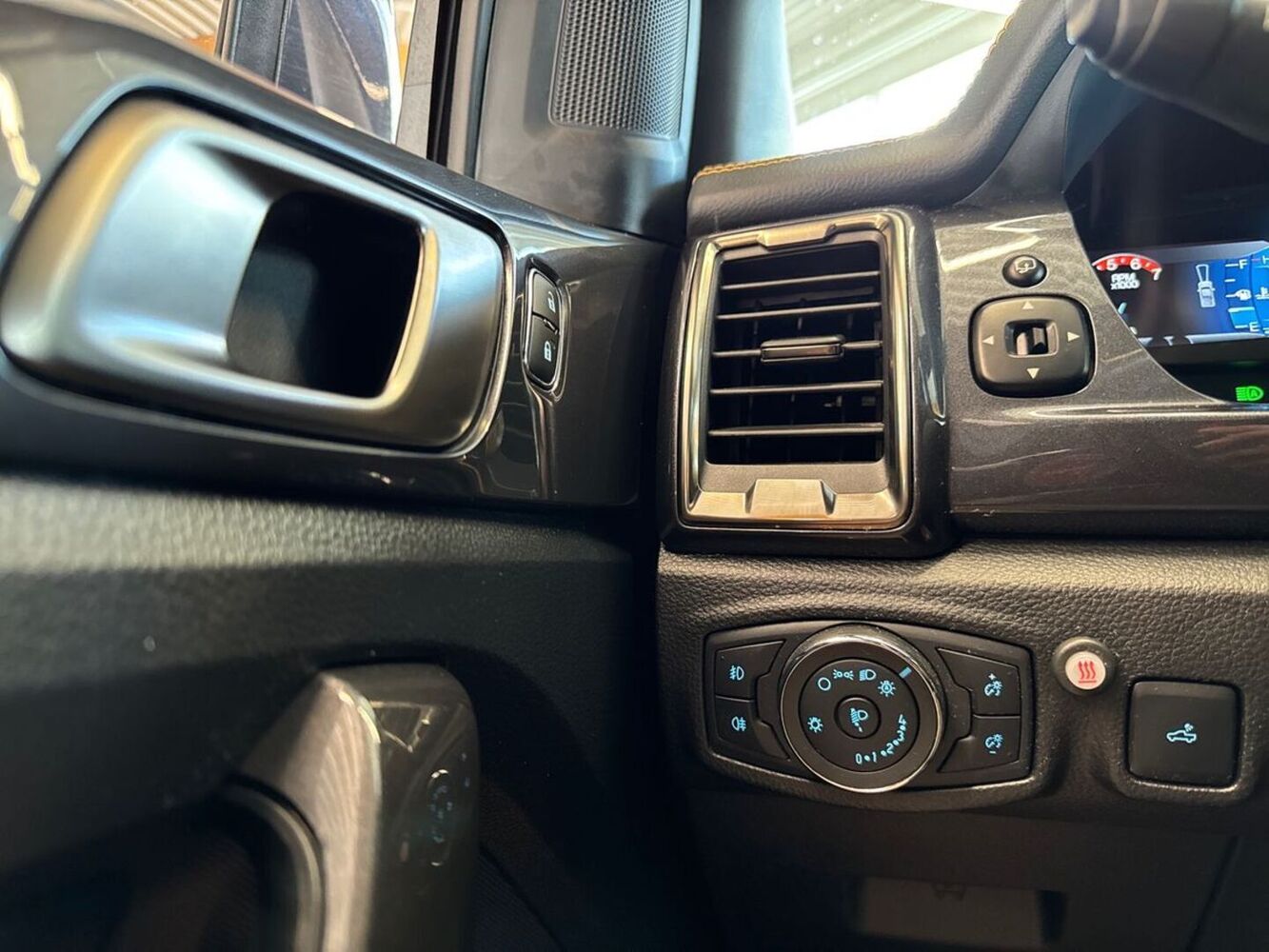 Ford Ranger vaihtoauto