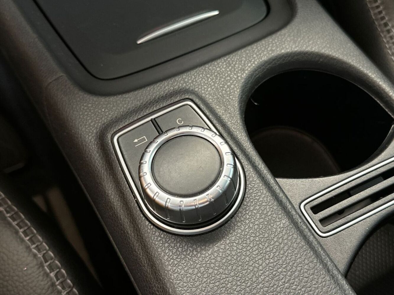 Mercedes-Benz GLA vaihtoauto