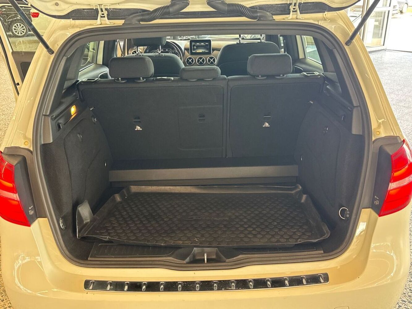 Mercedes-Benz B vaihtoauto