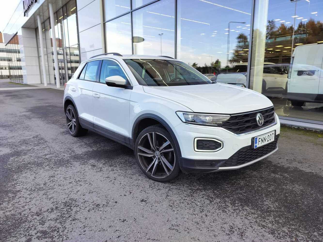 Volkswagen T-Roc vaihtoauto