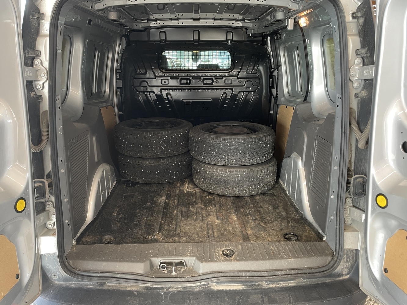 Ford Transit Connect vaihtoauto