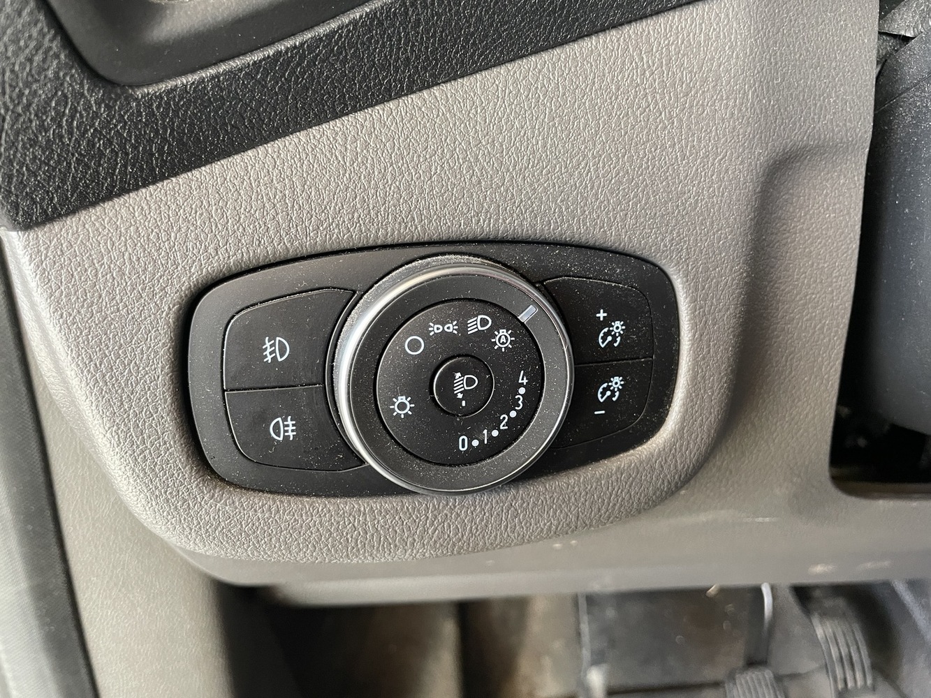 Ford Transit Connect vaihtoauto