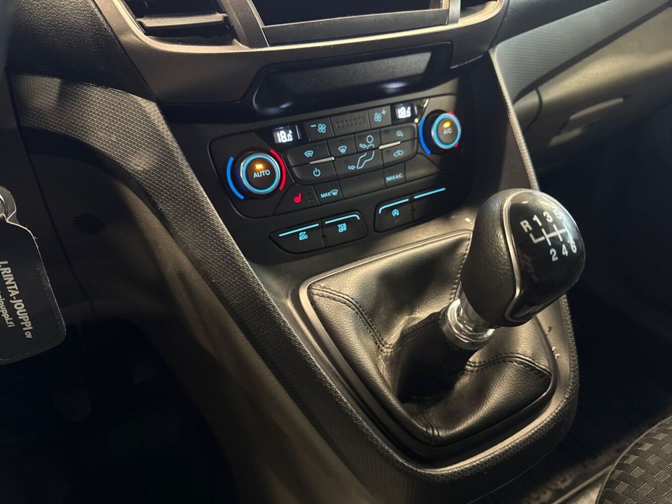 Ford Transit Connect vaihtoauto