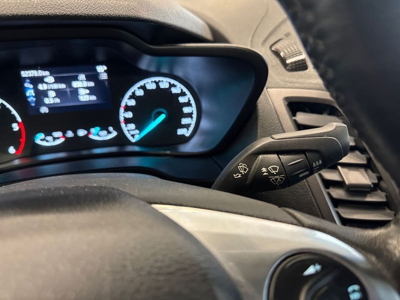 Ford Transit Connect vaihtoauto