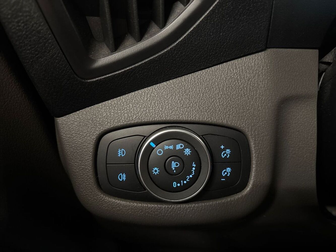 Ford Transit Connect vaihtoauto