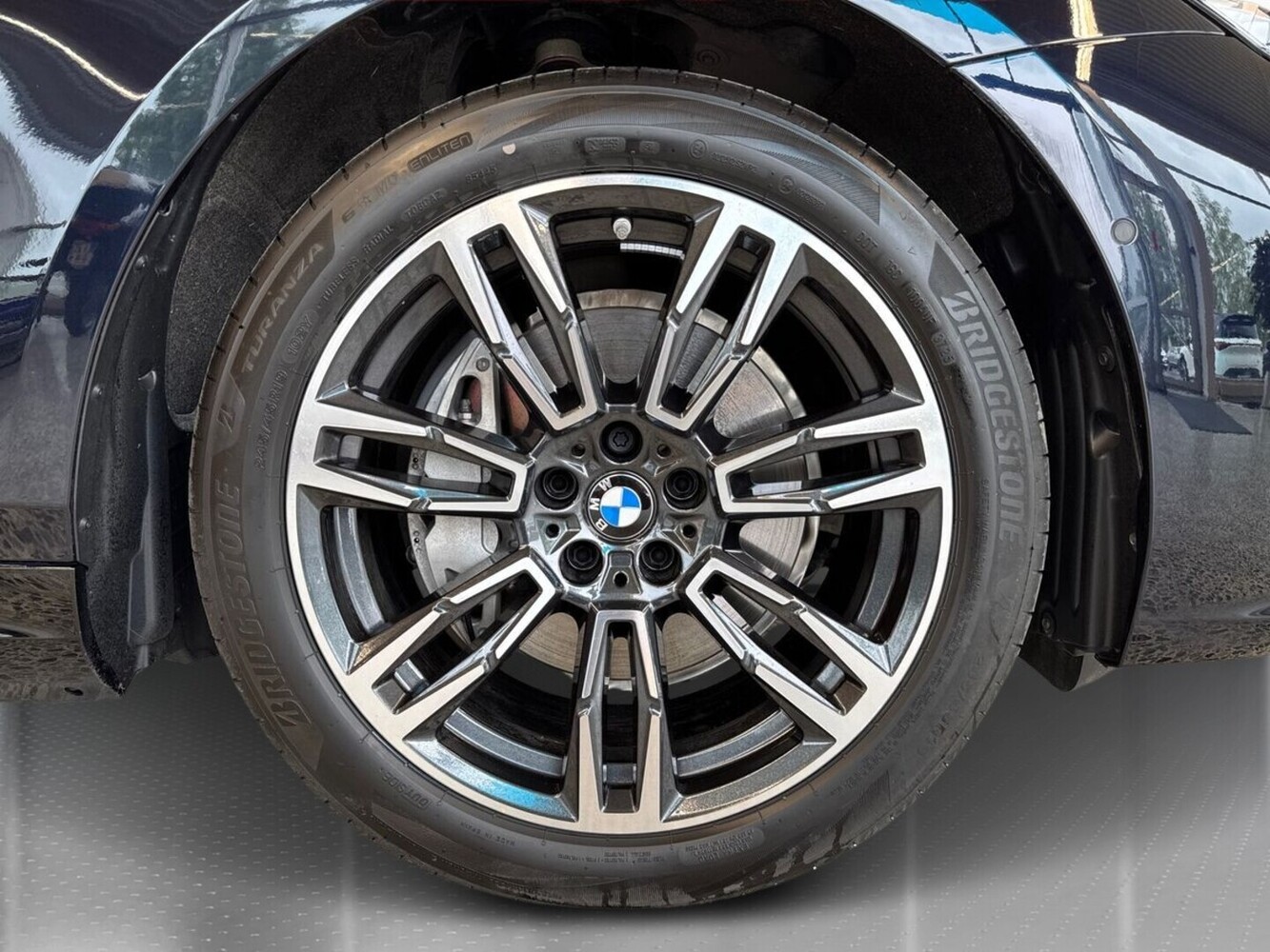 BMW i5 vaihtoauto