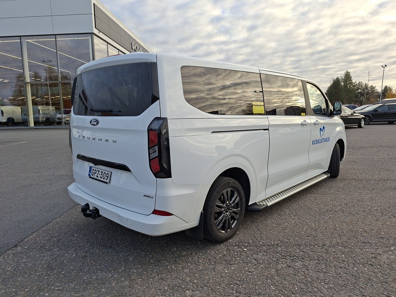 Ford Tourneo Custom vaihtoauto