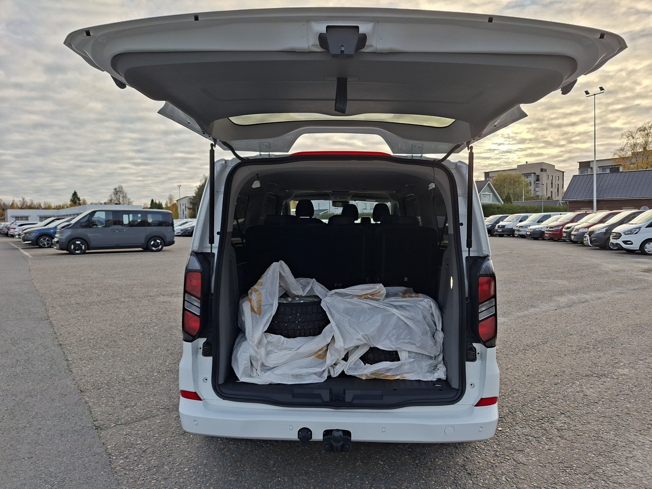 Ford Tourneo Custom vaihtoauto