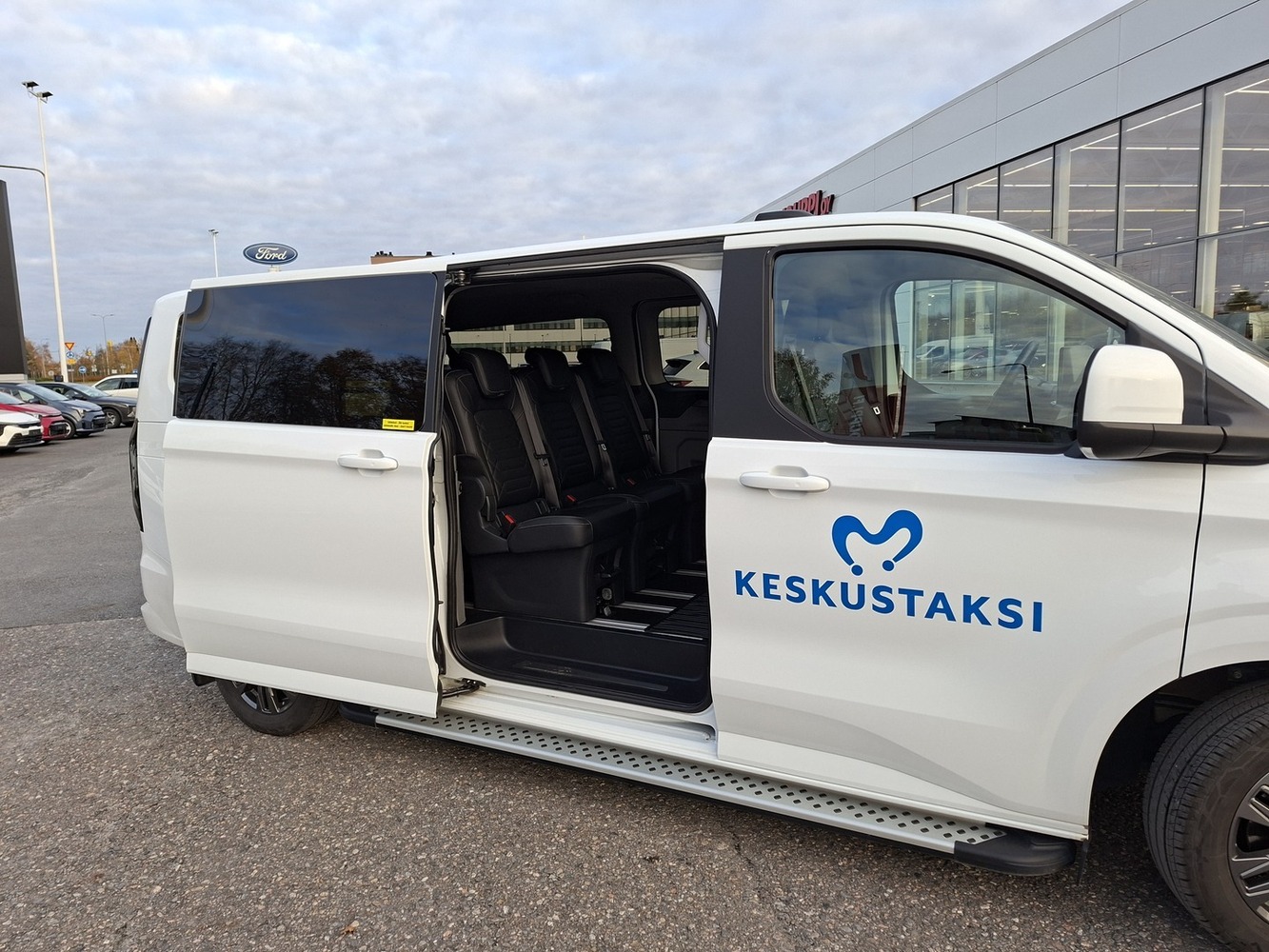 Ford Tourneo Custom vaihtoauto