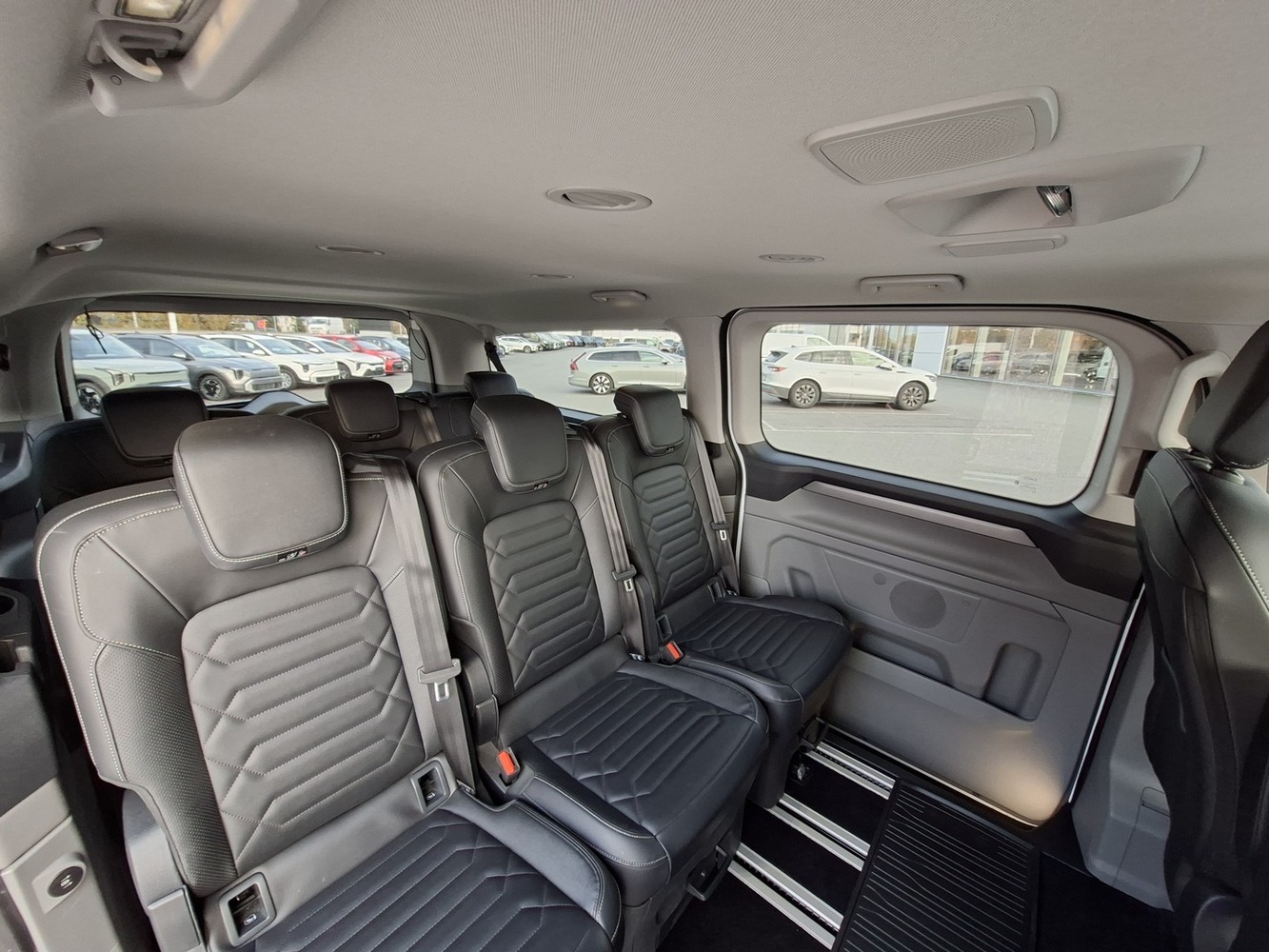 Ford Tourneo Custom vaihtoauto