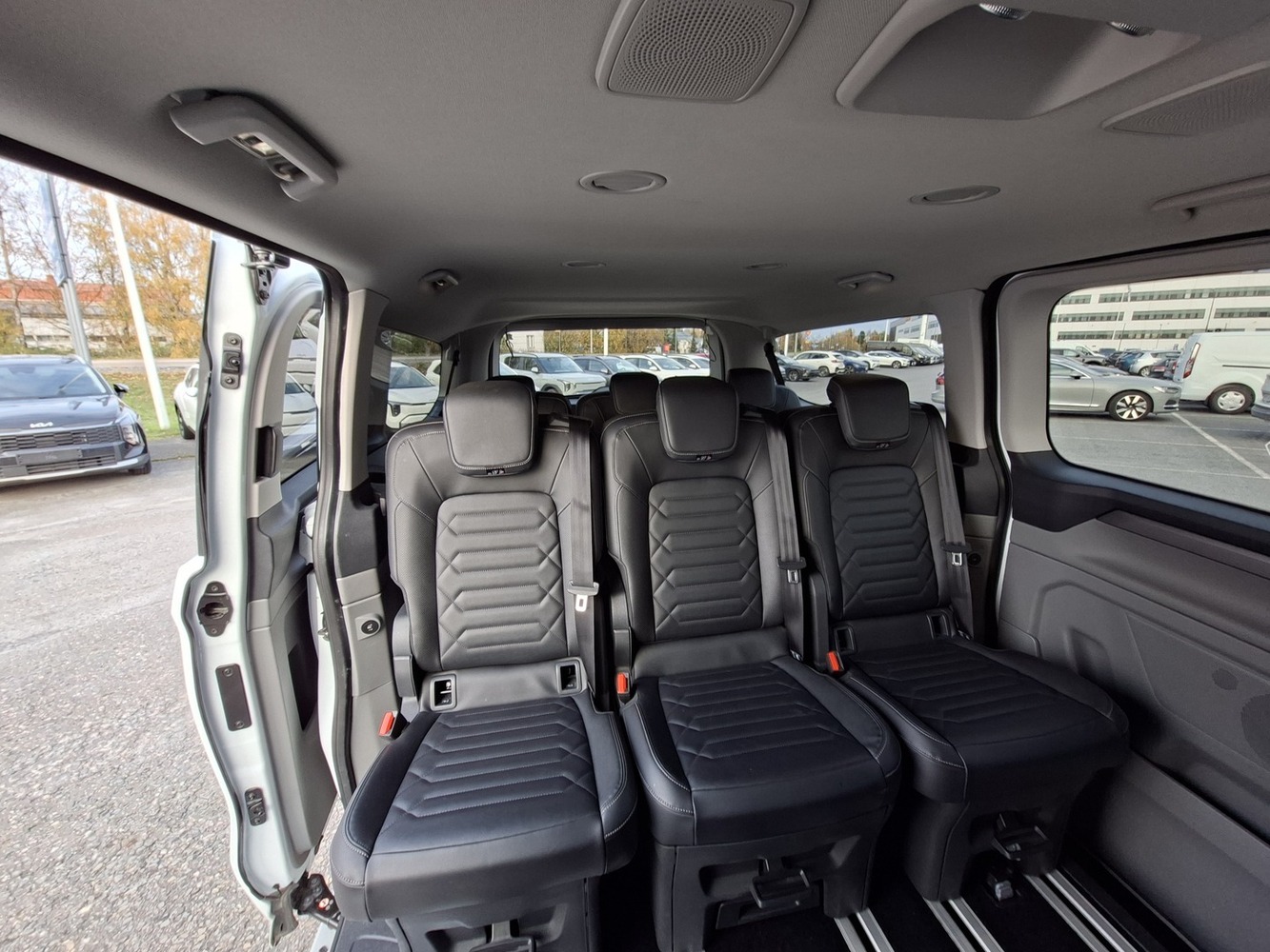 Ford Tourneo Custom vaihtoauto