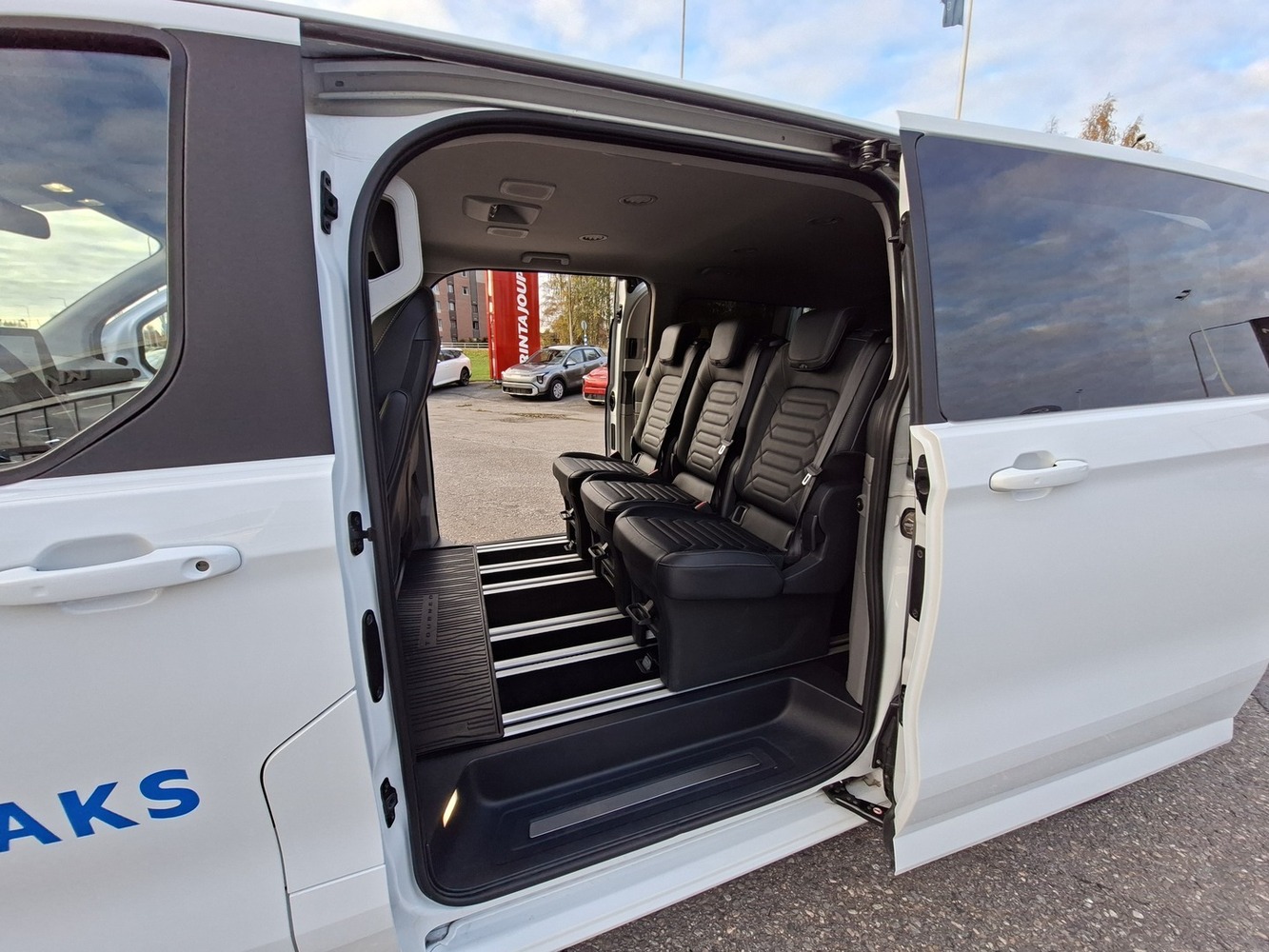 Ford Tourneo Custom vaihtoauto