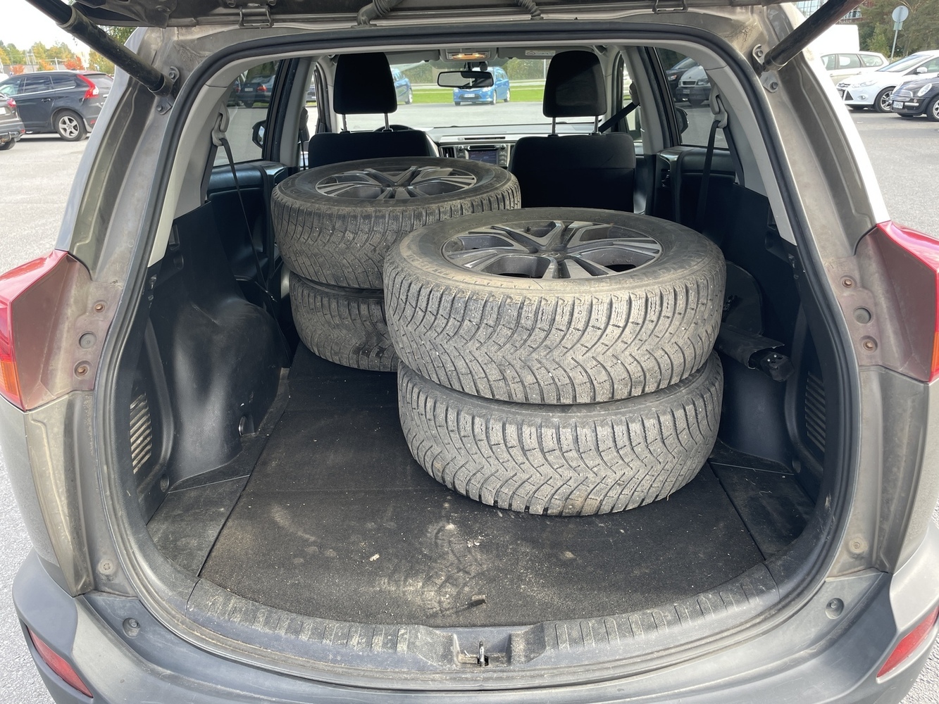 Toyota RAV4 vaihtoauto