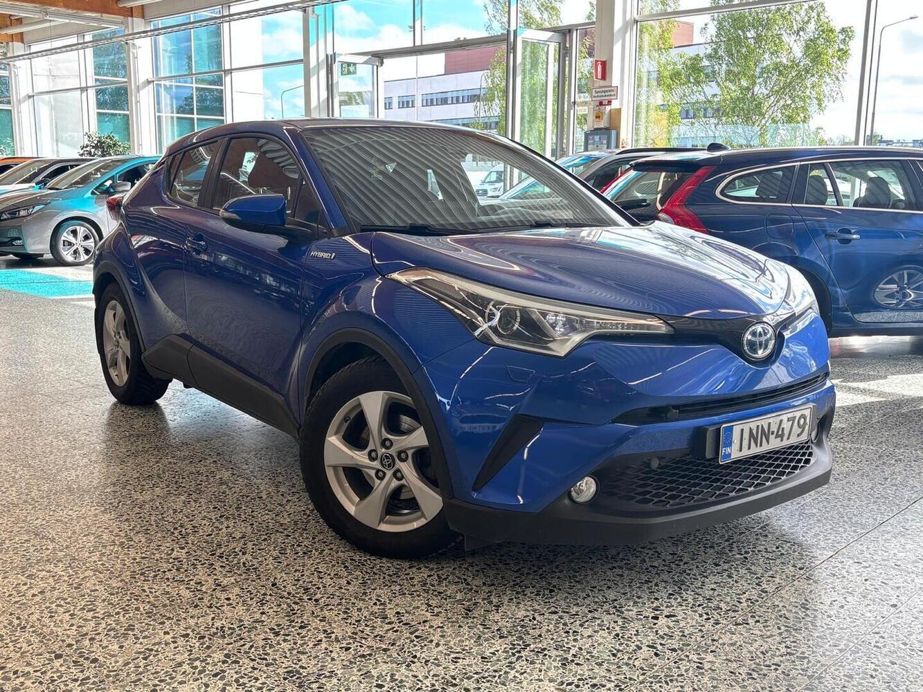 Toyota C-HR vaihtoauto