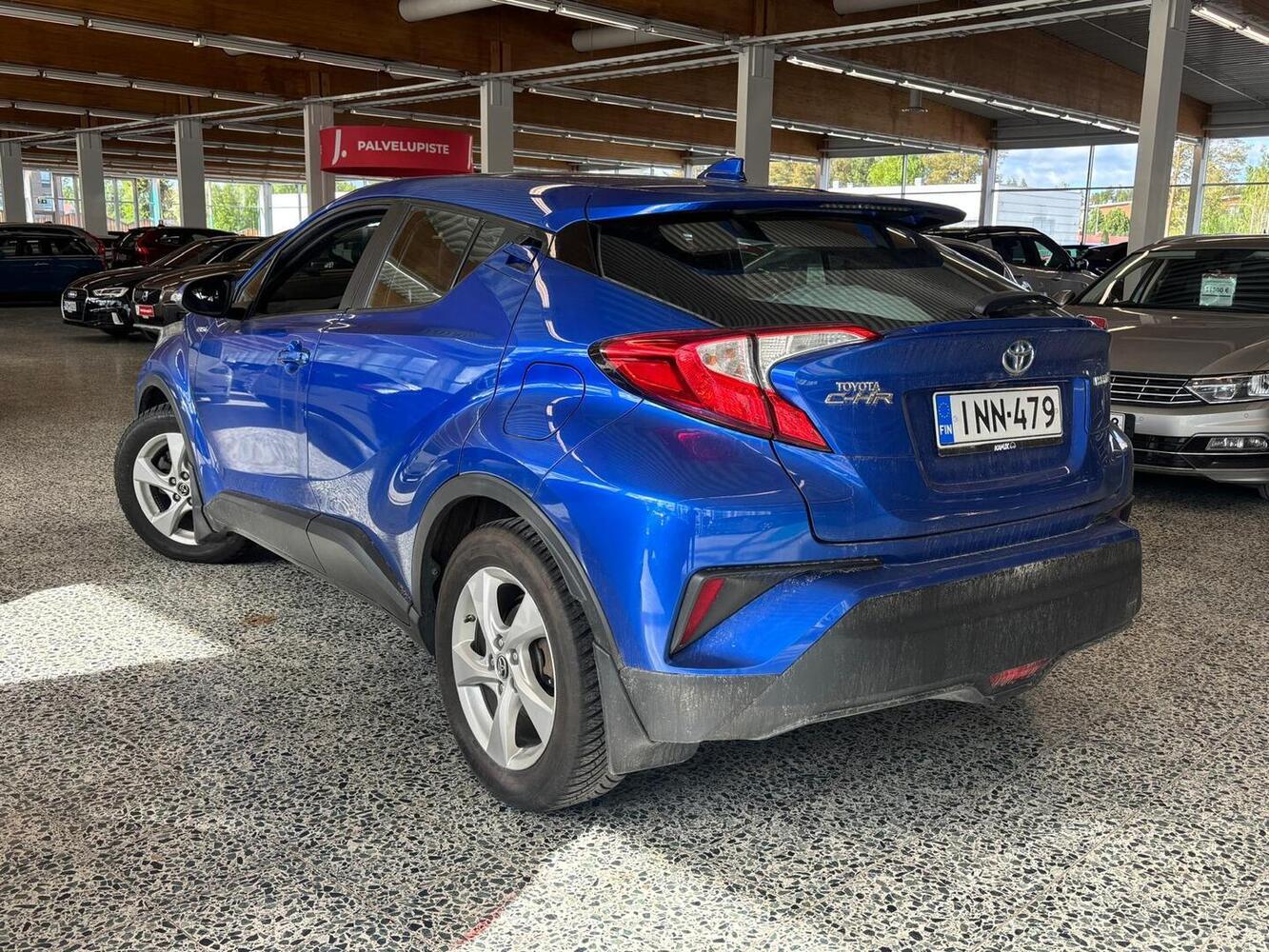 Toyota C-HR vaihtoauto