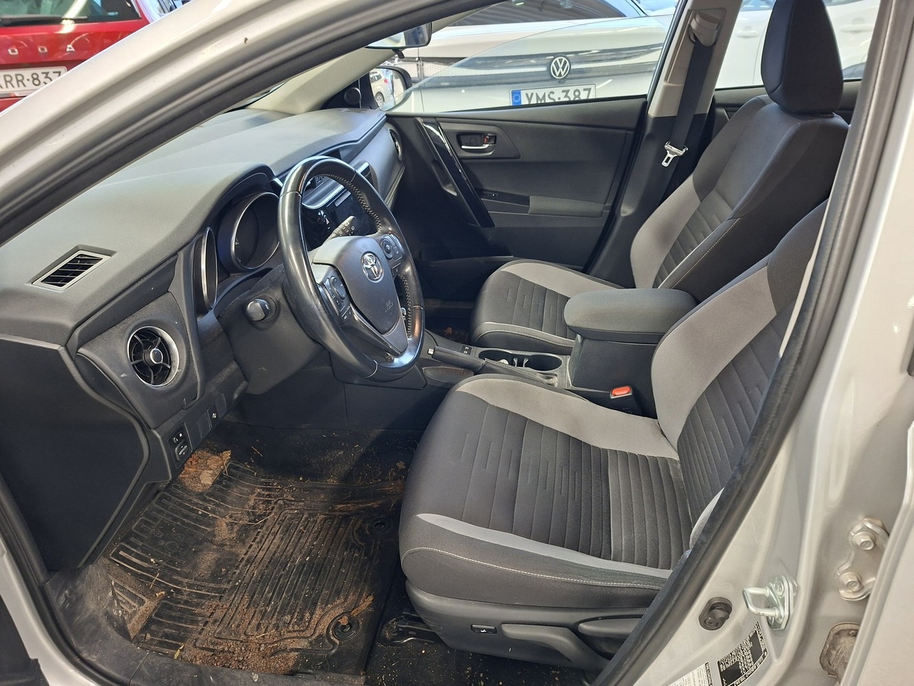 Toyota Auris vaihtoauto