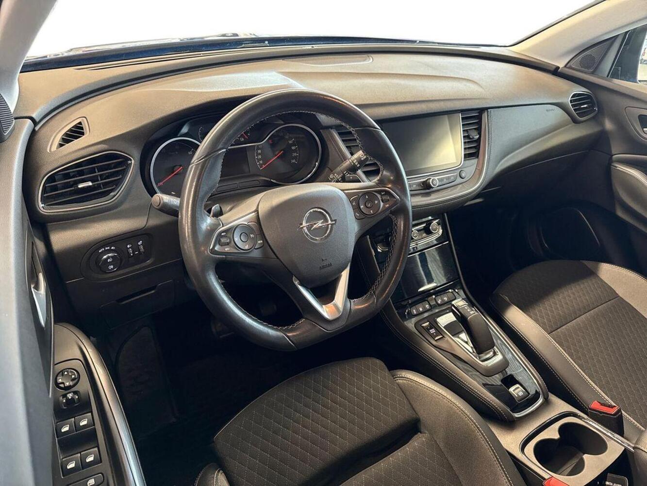 Opel Grandland X vaihtoauto