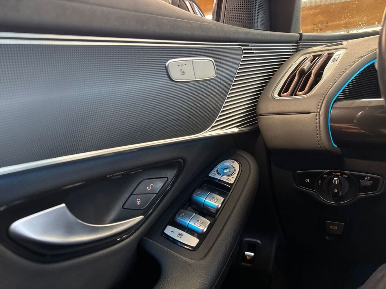 Mercedes-Benz EQC vaihtoauto