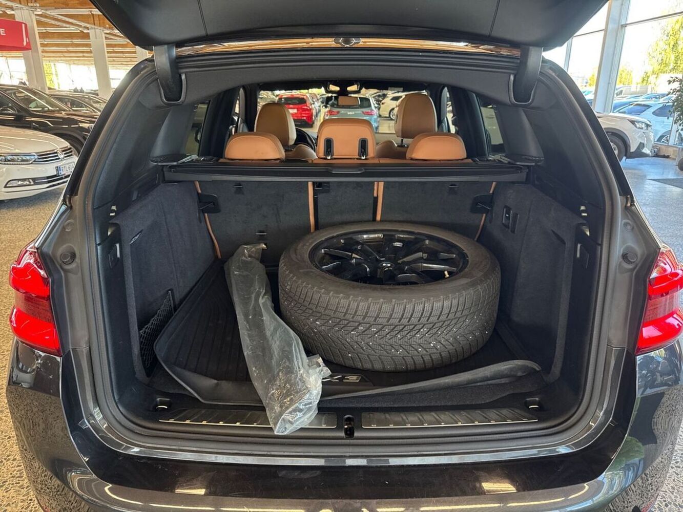 BMW iX3 vaihtoauto